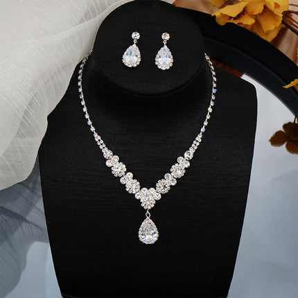 Conjunto De Joyas Tres Piezas Con Collar, Pulsera Y Aretes Con Rhinestones