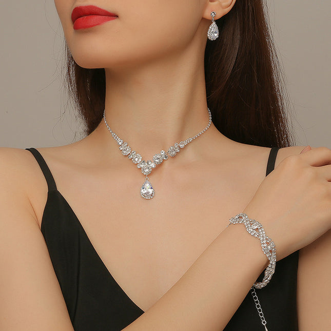 Conjunto De Joyas Tres Piezas Con Collar, Pulsera Y Aretes Con Rhinestones