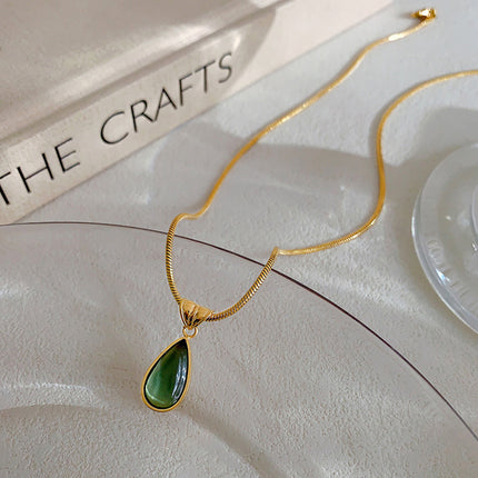 Collar De Cristal Verde En Forma De Gota, Elegante y Moderno