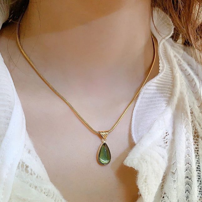 Collar De Cristal Verde En Forma De Gota, Elegante y Moderno