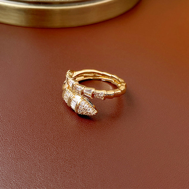 Anillo Ajustable Con Diseño De Serpiente Con Incrustación De Zirconia De Cobre