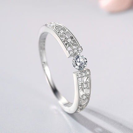 Anillo Con Diseño De Diamante Único Y Hueco De Plata S925
