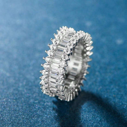 Anillo Con Diseño Redondo De Moda Con Zirconia Cúbica Completa De Cobre