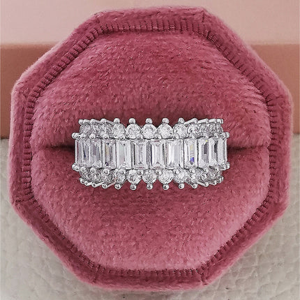 Anillo Con Diseño Redondo De Moda Con Zirconia Cúbica Completa De Cobre