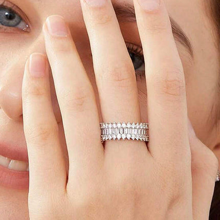 Anillo Con Diseño Redondo De Moda Con Zirconia Cúbica Completa De Cobre