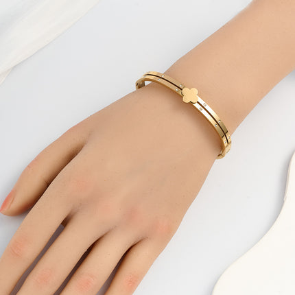 Pulsera Brazalete De Acero Inoxidable Con Trébol Liso Y Fila De Circon