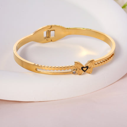 Pulsera Brazalete Con Mariposa Y Corazón Negro En Diseño Irregular