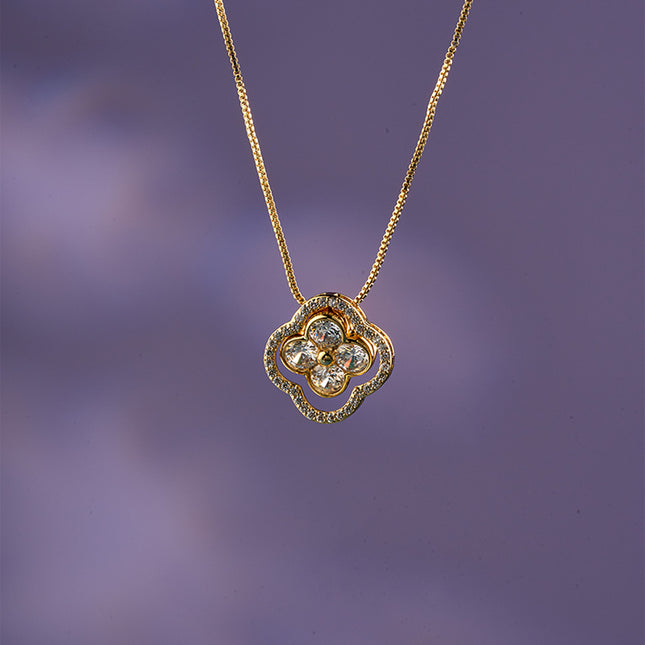 Collar Oro 18K De Trébol Con Capas Superpuestas Y Zirconias