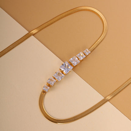 Collar De Acero Inoxidable Con Cadena Dorada Y Dije De Circonia Cúbica