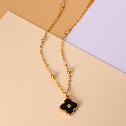 Collar De Trébol De Cuatro Negro Diseño Elegante Y Minimalista