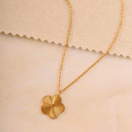Collar De Cadena Fina Con Flor De Cinco Pétalos De Acero Inoxidable