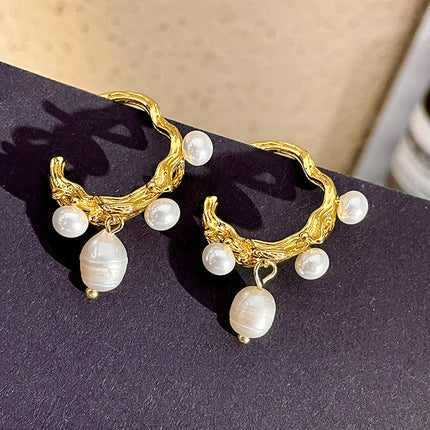 Aretes De Cobre Dorado Con Colgante De Perla Artificial Elegante