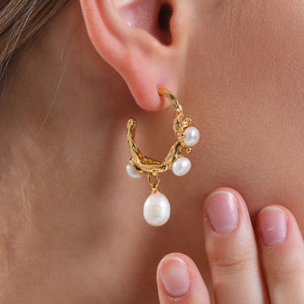 Aretes De Cobre Dorado Con Colgante De Perla Artificial Elegante