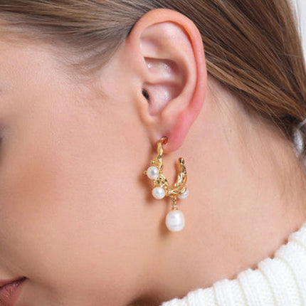 Aretes De Cobre Dorado Con Colgante De Perla Artificial Elegante