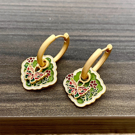 Aretes Broqueles De Cobre Con Esmalte Verde Y Detalle De Mariposa Vintage