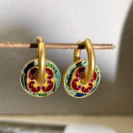 Aretes De Estilo Retro Con Colores Contrastantes Elegancia Única