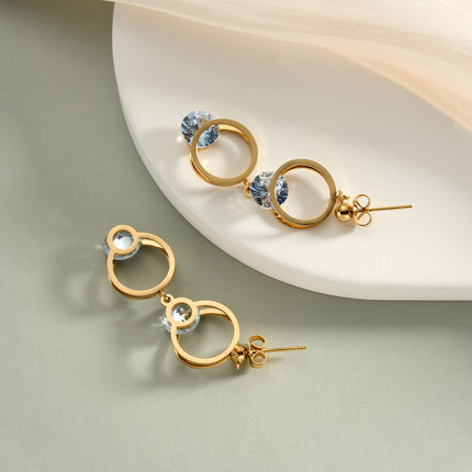 Aretes Largos Con Doble Aro Y Colgante Largo De Zirconia En Acero Inoxidable Chapado En Oro 14K