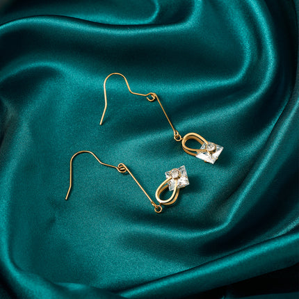 Pendientes Colgantes Con Diseño Calado Y Diamantes De Acero Inoxidable Chapado En Oro 14K