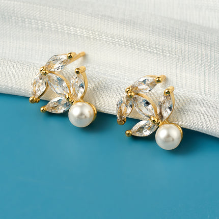 Aretes De Presión Perlas Con Doble C En Diseño Clásico Y Elegante