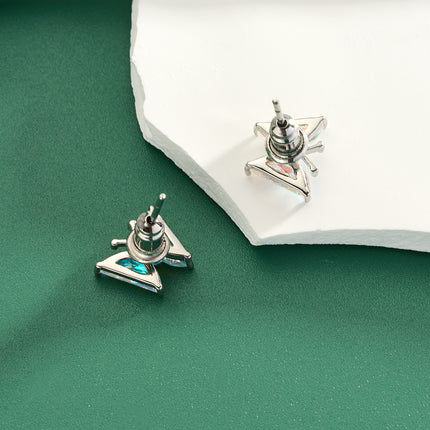 Aretes De Presión Mariposa Láser Diseño Moderno Y Elegante De Cobre