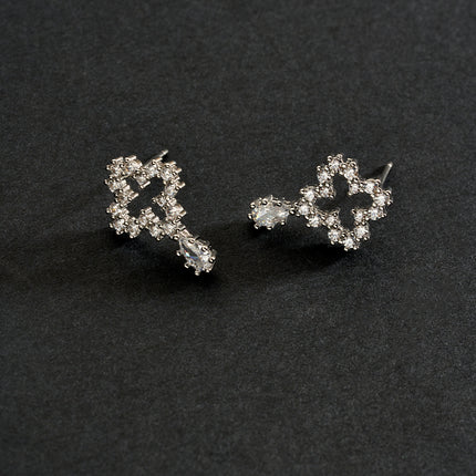 Aretes De Presión Diseño Elegante De Globo Con Zirconia De Cobre