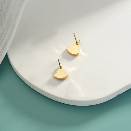 Aretes De Presión Con Diseño Dorados Con Forma De Abanico De Concha De Cobre
