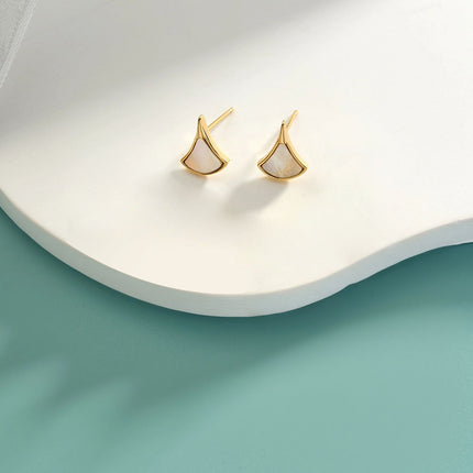 Aretes De Presión Con Diseño Dorados Con Forma De Abanico De Concha De Cobre