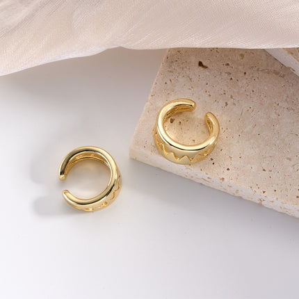 Aretes Chapados En Oro 14K Divertido, Ear Cuff Con Diseño Dentado