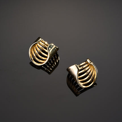 Arete Chapado En Oro 14K Earcuff Multicapa Con Diseño Calado De Moda