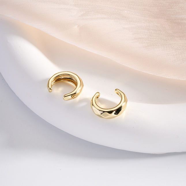 Aretes Chapado En Oro 14K Simple, Ear Cuff Brillante Con Diseño De Rombo