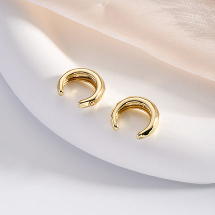 Aretes Chapado En Oro 14K Simple, Ear Cuff Brillante Con Diseño De Rombo