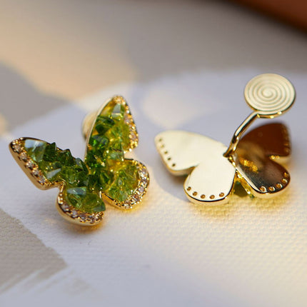 Aretes De Clip Con Mariposa De Cristal Verde Elegante Diseño En Cobre