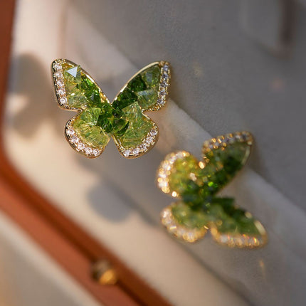 Aretes De Clip Con Mariposa De Cristal Verde Elegante Diseño En Cobre