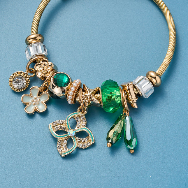 Pulsera Con Colgantes De Trébol, Flores Y Elementos Verdes Acero Inoxidable