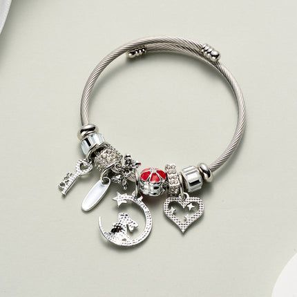 Pulsera Brazalete Acero Con Colgantes De Luna, Conejo, Corazón Y Llave