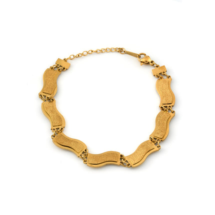 Pulsera Rectangular Con Acabado Mate Y Diseño Ondulado