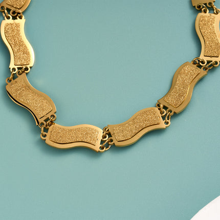 Pulsera Rectangular Con Acabado Mate Y Diseño Ondulado