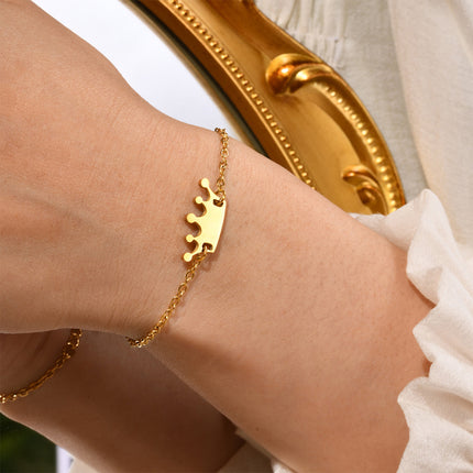 Pulsera De Acero Inoxidable Con Diseño De Corona En Oro Y Acero
