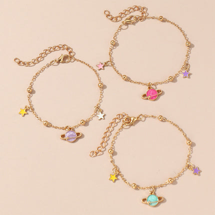 Pulsera Femenina De Metal Con Dijes De Flor O Planeta Y Flecos Modernos