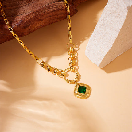 Set De Aretes Y Collar Con Circón Verde En Cuadra Y Cadena Elegante