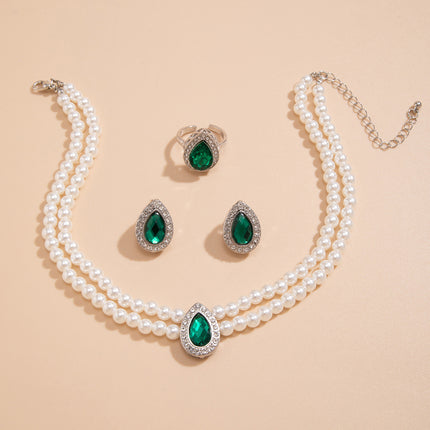 Collar De Perlas Sintéticas En Capas Con Circonita Verde, Anillo Y Aretes