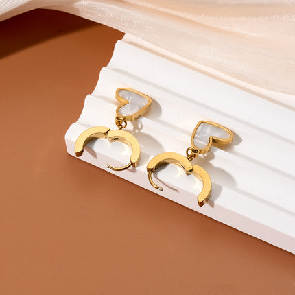 Aretes Chapa En Oro 18K Colgantes Con Forma De Corazón De Concha Blanca