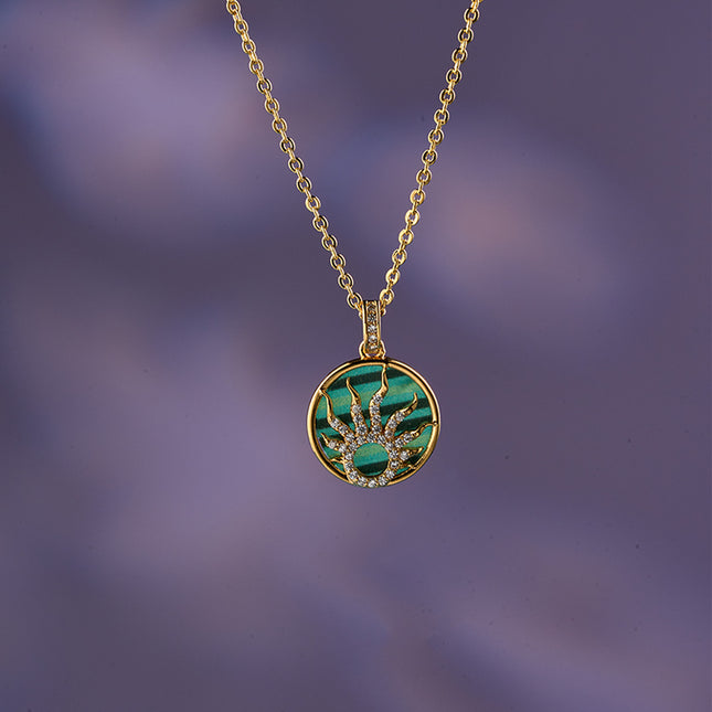 Collar De Cobre Oro 18K Con Colgante Verde Vintage Y Rayos De Sol