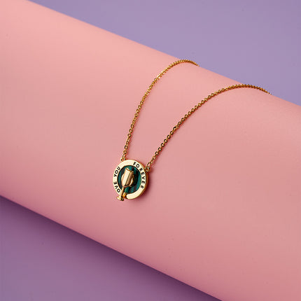 Collar Oro 18K Con Colgante De Copa De Vino Y Placa Verde, Estilo Moderno