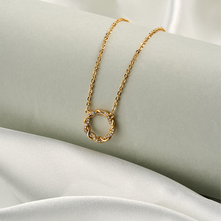 Collar Con Aro Clásico De Circonita Oro 18K, Elegante Y Versátil