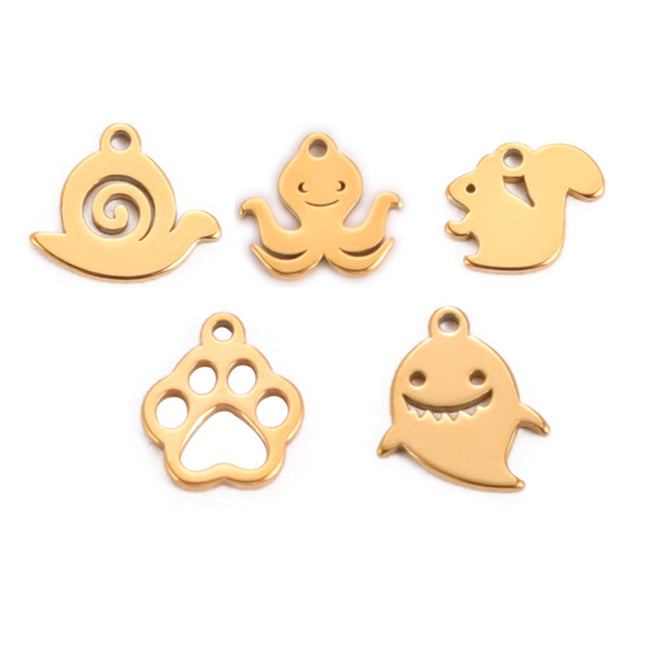 Set De 5 Colgantes Dorados Con Formas Únicas: Animalitos Divertidos